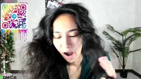 Snapshot of donnaa_drew chatting on September 14, 2025, 3:49 am Aura online show from September 14, 2025, 3:49 am