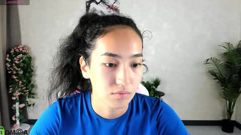 Snapshot of donnaa_drew chatting on September 22, 2025, 3:41 am Aura online show from September 22, 2025, 3:41 am