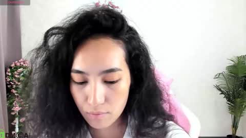 Aura online show from October 27, 2025, 6:50 am