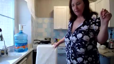 Snapshot of donnalimadonna chatting on December 8, 2024, 9:46 am Tatiana 43 curvy sexy body and Joanna redhead 39 years online show from December 8, 2024, 9:46 am