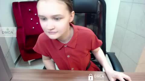 Snapshot of donnasia chatting on May 3, 2026, 7:14 am Sia online show from May 3, 2026, 7:14 am
