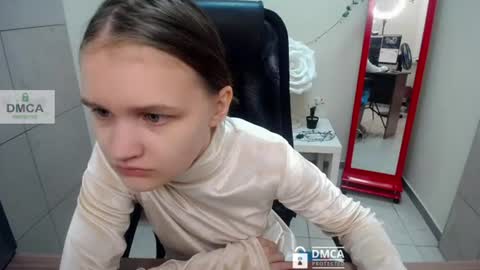 Snapshot of donnasia chatting on June 14, 2026, 6:37 am Sia online show from June 14, 2026, 6:37 am