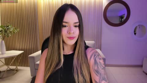  Donna Stonne  online show from January 5, 2025, 5:51 pm