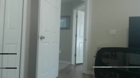 donnie_bangz online show from April 20, 2026, 3:48 pm