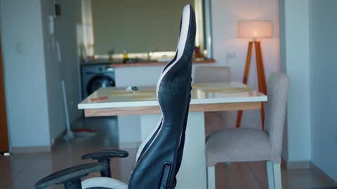 Donatella online show from January 12, 2026, 11:59 am