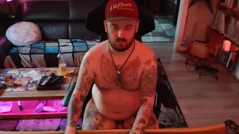 doomsy_minatozaki online show from April 25, 2026, 6:27 pm
