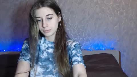 Snapshot of dora_blue_eyed chatting on February 13, 2025, 2:01 am Dora online show from February 13, 2025, 2:01 am