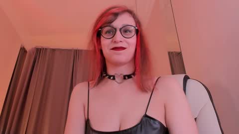 Snapshot of dora_marcelli chatting on December 5, 2024, 10:12 am Your Dora Follow me 3 online show from December 5, 2024, 10:12 am