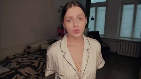 Joey online show from November 30, 2025, 10:19 am