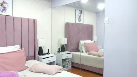 Anny online show from April 17, 2026, 5:05 pm