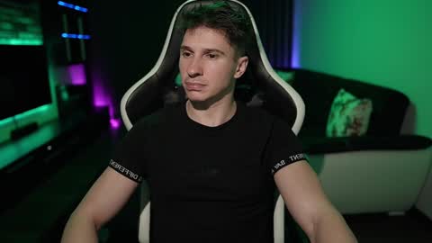 Dorian Reyes online show from February 2, 2025, 10:39 pm