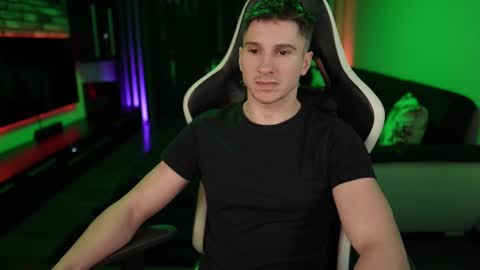 Dorian Reyes online show from February 14, 2025, 12:19 am