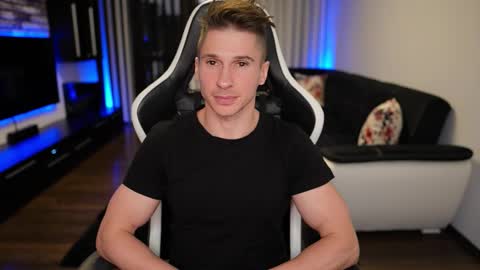 Dorian Reyes online show from September 22, 2025, 9:50 pm