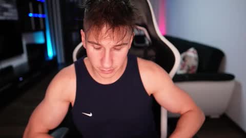 Dorian Reyes online show from October 5, 2025, 9:56 pm