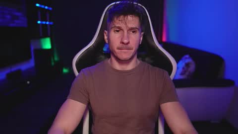 Dorian Reyes online show from November 3, 2025, 10:42 pm