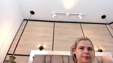  DOROTHY online show from April 21, 2026, 3:35 am