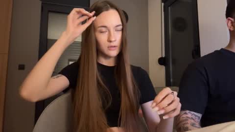 Alice and Mark online show from September 18, 2025, 8:33 pm