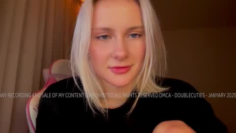 Snapshot of doublecuties chatting on January 10, 2025, 8:04 pm Lana Eva dont forget to give us a thumb up online show from January 10, 2025, 8:04 pm