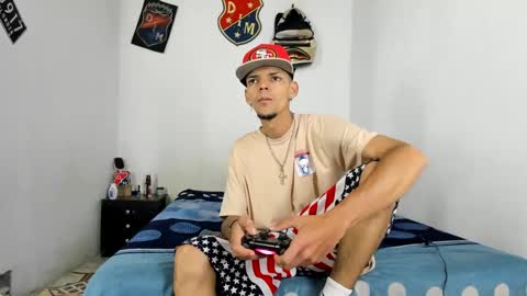 Snapshot of douglas_gallegos chatting on January 17, 2025, 7:27 pm douglas_gallegos online show from January 17, 2025, 7:27 pm