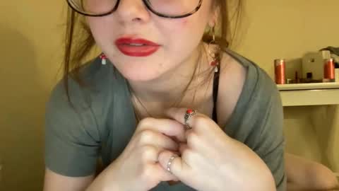 dovelovely online show from March 4, 2026, 4:51 am