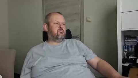 Danny online show from November 14, 2025, 9:41 am