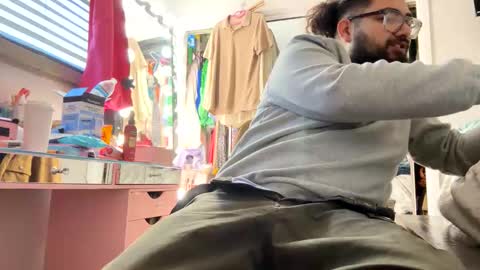 Dpenguino online show from February 18, 2026, 4:47 pm