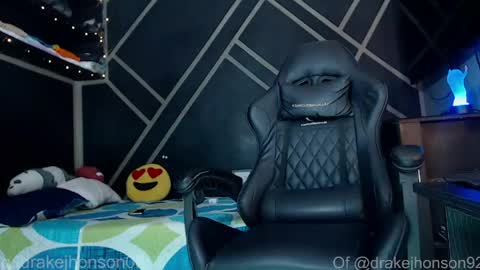 Snapshot of drake_jhonson08 chatting on April 21, 2026, 3:46 am Drake online show from April 21, 2026, 3:46 am