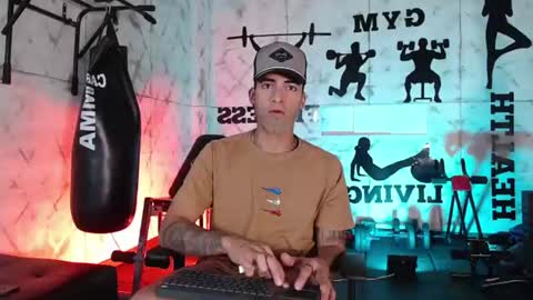 Snapshot of drakeneumann chatting on July 27, 2026, 3:35 am Drake Neuman online show from July 27, 2026, 3:35 am