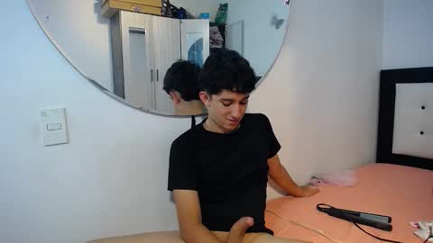 -- nicolle and jhon -- online show from November 22, 2025, 6:56 am