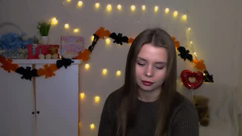 Mari online show from October 23, 2025, 5:51 am