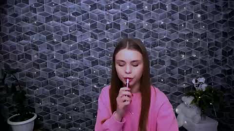 Mari online show from December 19, 2025, 11:39 am