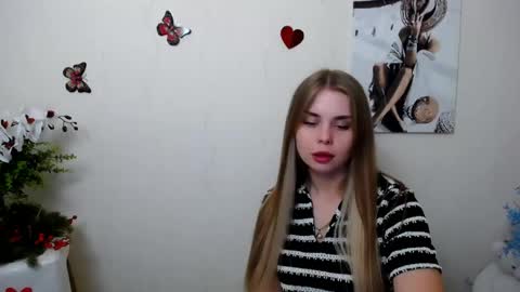 Snapshot of dream_mari chatting on June 8, 2026, 6:14 am Mari online show from June 8, 2026, 6:14 am