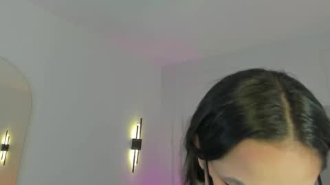 Snapshot of dream_nena chatting on September 28, 2025, 3:45 am N E N A online show from September 28, 2025, 3:45 am