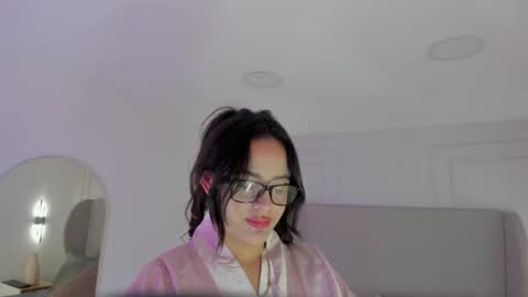 Snapshot of dream_nena chatting on October 3, 2025, 4:09 am N E N A online show from October 3, 2025, 4:09 am