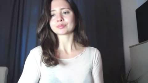 Snapshot of dream_nicole02 chatting on December 19, 2025, 8:10 am Nicole online show from December 19, 2025, 8:10 am