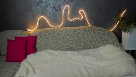 Olivia online show from June 3, 2026, 2:36 am