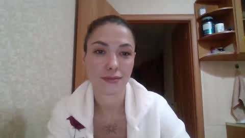 dream_petal_ online show from January 18, 2026, 12:42 pm
