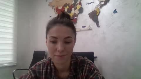 dream_petal_ online show from February 9, 2026, 9:24 am