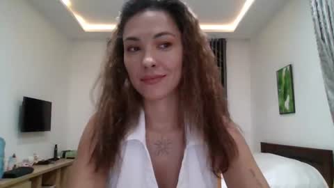 Snapshot of dream_petal_ chatting on July 9, 2026, 7:34 am dream_petal_ online show from July 9, 2026, 7:34 am