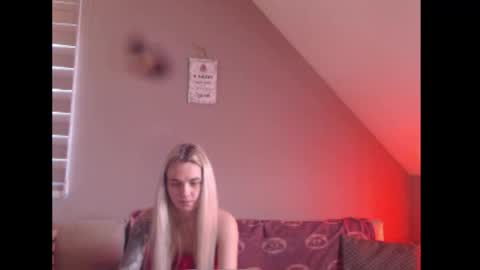 A girl online show from February 14, 2026, 8:22 am