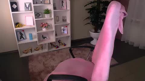 DreamFate online show from December 15, 2024, 5:10 pm