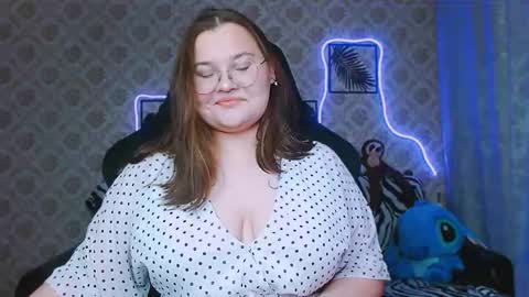 dreamforyoue2 online show from September 12, 2025, 8:31 pm