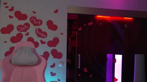 Sarah online show from February 17, 2026, 11:22 pm