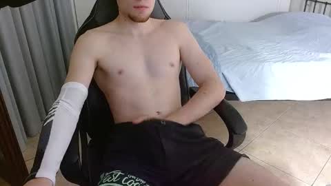 DreamBoy online show from September 19, 2025, 2:13 am