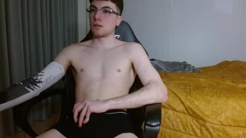 Snapshot of dreammicok chatting on April 1, 2026, 4:04 pm DreamBoy online show from April 1, 2026, 4:04 pm