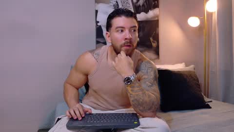 Snapshot of dreammr1 chatting on April 25, 2026, 11:35 pm cris online show from April 25, 2026, 11:35 pm