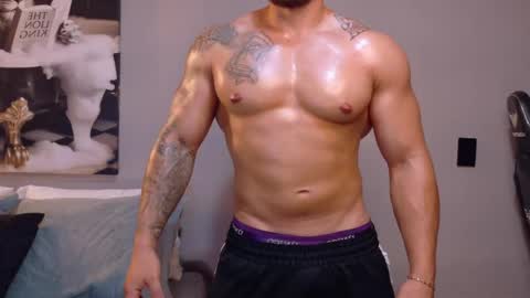 Snapshot of dreammr1 chatting on May 11, 2026, 11:35 pm cris online show from May 11, 2026, 11:35 pm