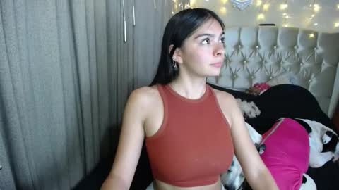 Snapshot of dreams_sophi chatting on November 30, 2025, 12:14 am Sophia online show from November 30, 2025, 12:14 am