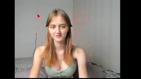 Snapshot of dreamy_pollyyy chatting on July 2, 2026, 7:31 pm dreamy_pollyyy online show from July 2, 2026, 7:31 pm