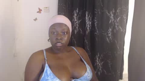Snapshot of dreamy_wetpussy chatting on June 17, 2026, 7:37 pm BEAUTY online show from June 17, 2026, 7:37 pm